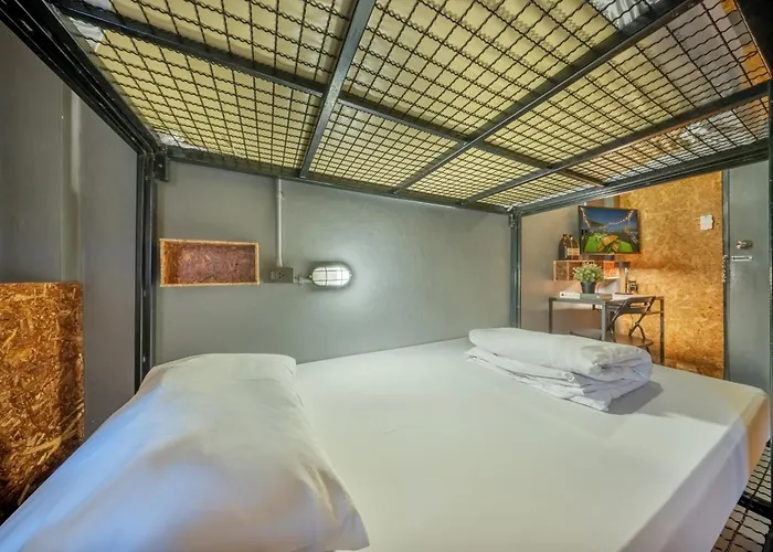 Ralph Hostel