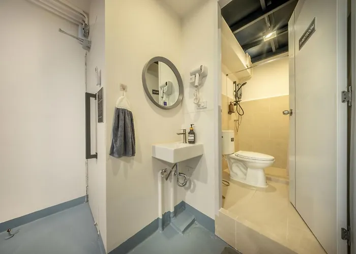Ralph Hostel